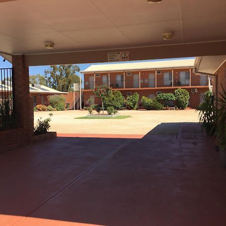 Bridge Motor Inn Tocumwal Exterior photo