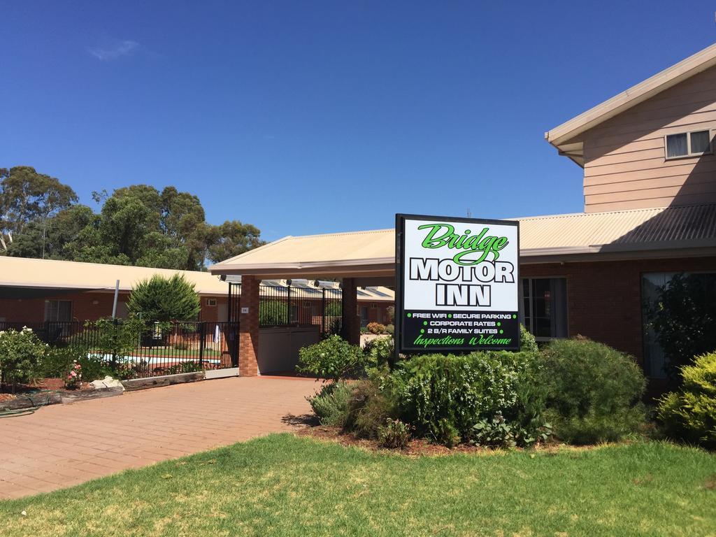 Bridge Motor Inn Tocumwal Exterior photo