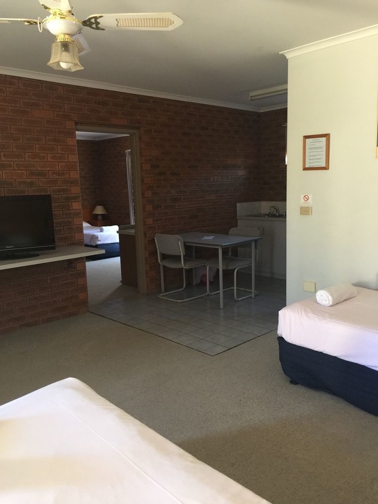 Bridge Motor Inn Tocumwal Exterior photo